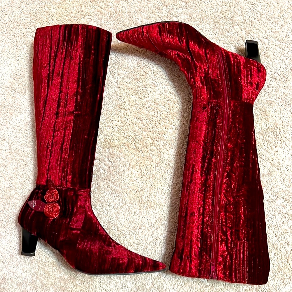 Jessica London Red velvet colored knee high boots w- chunky heel.
